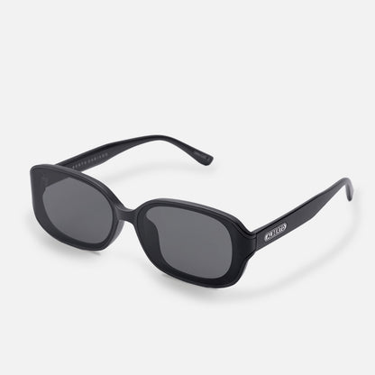 #color_matte black 