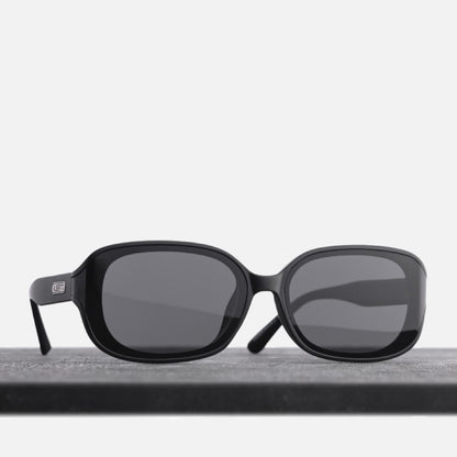 #color_matte black 