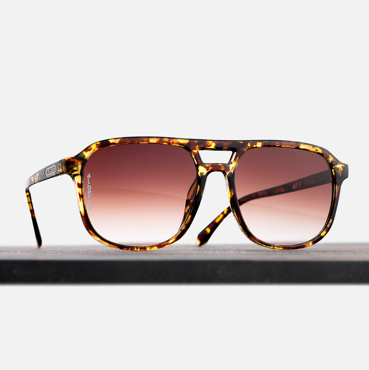 #color_tort brown fade